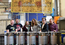 Gruppenfoto des lehrstuhleigenen Brauteams Röthelheim-Bräu