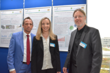 von links: Bayerischer Umweltminister Thorsten Glauber, Prof. Dr. Kathrin Castiglione von der FAU Erlangen-Nürnberg, Prof. Dr. Weuster-Botz von der TU München