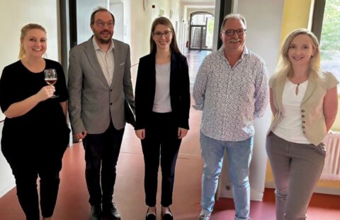 Dr.-Ing. Stefanie Fritzsche mit der Prüfungskomission - Prof. Katharina Herkendell, Prof. Aljoscha Wahl, Prof. Andreas Burkovski, Prof. Kathrin Castglione
